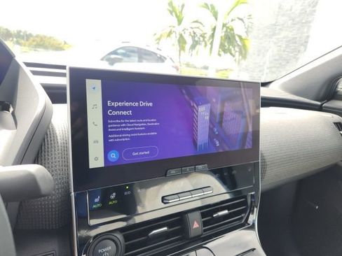 Certified 2025 Subaru Solterra Limited image 30