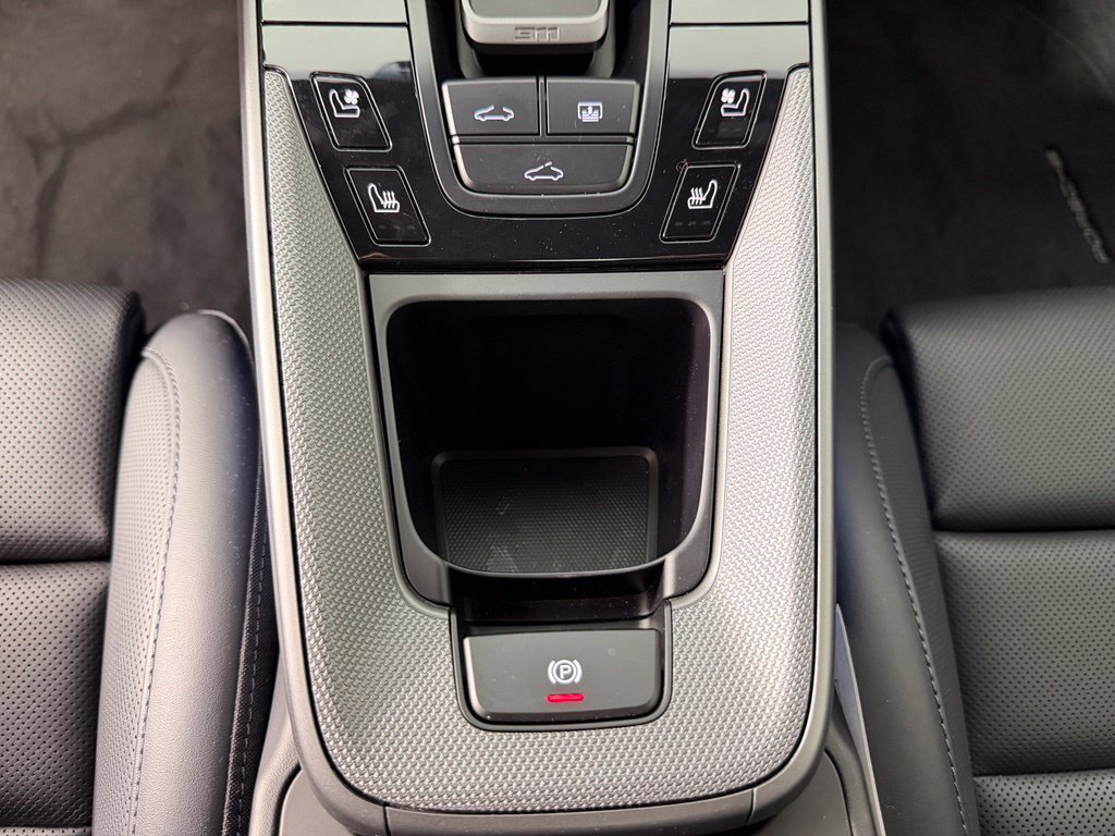 Certified 2024 Porsche 911 Carrera 4S AWD/4WD image 31