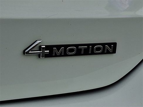 Used 2023 Volkswagen Taos SE image 33