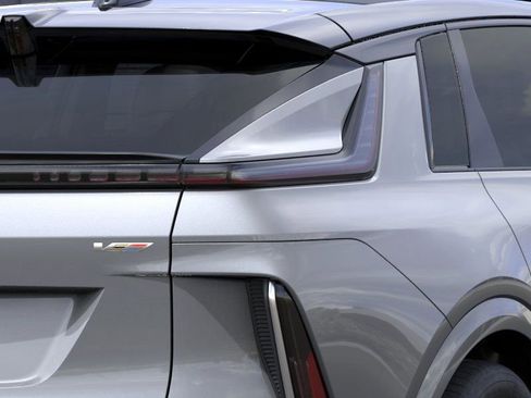 New 2026 Cadillac Lyriq V AWD/4WD image 11