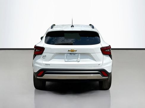 Used 2025 Chevrolet Trax LT w/ LT Convenience Package FWD image 6