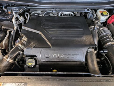 Used 2016 Ford Explorer Platinum image 27