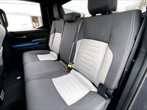 Used 2025 Toyota Tacoma TRD Off-Road image 20