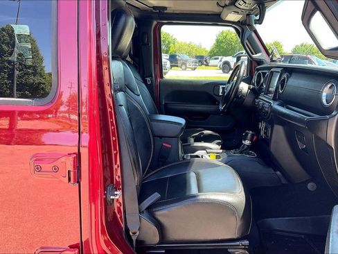 Used 2021 Jeep Wrangler Unlimited Sahara w/ Cold Weather Group AWD/4WD image 7