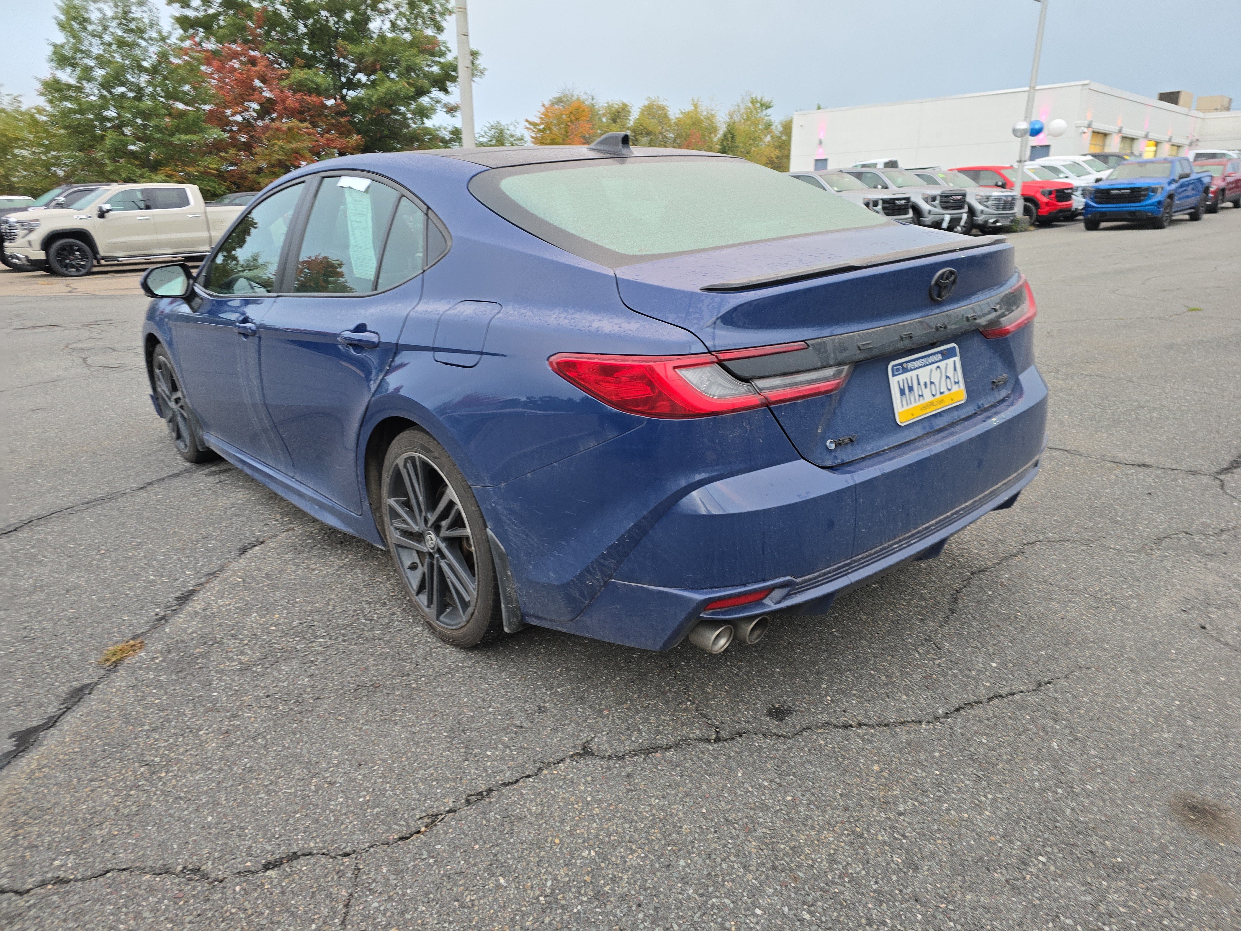 Used 2025 Toyota Camry XSE FWD image 5
