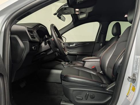 Certified 2025 Ford Escape ST-Line FWD image 11