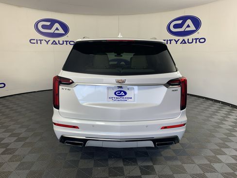 Used 2023 Cadillac XT6 Premium Luxury FWD image 4