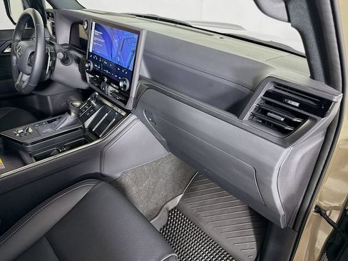 Certified 2026 Lexus GX 550 AWD/4WD image 31