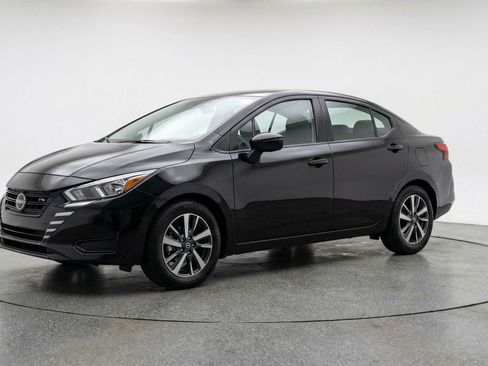 Used 2025 Nissan Versa SV FWD image 3
