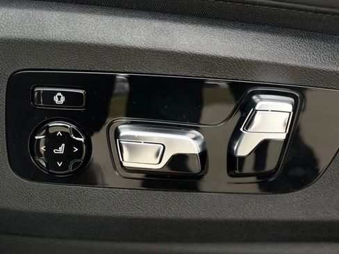 New 2026 BMW X7 xDrive40i w/ M Sport Package image 17