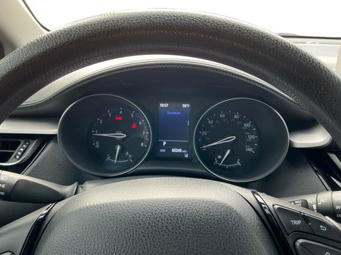 Used 2021 Toyota C-HR LE image 12