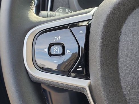 Certified 2025 Volvo XC90 B6 Plus image 20