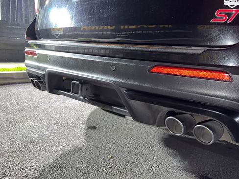 Used 2020 Ford Explorer ST w/ ST Street Pack image 32