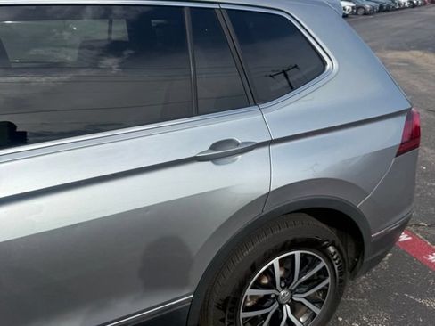 Used 2021 Volkswagen Tiguan SE FWD image 3