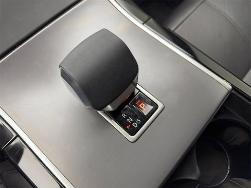 Used 2025 Land Rover Range Rover Velar Dynamic SE image 63