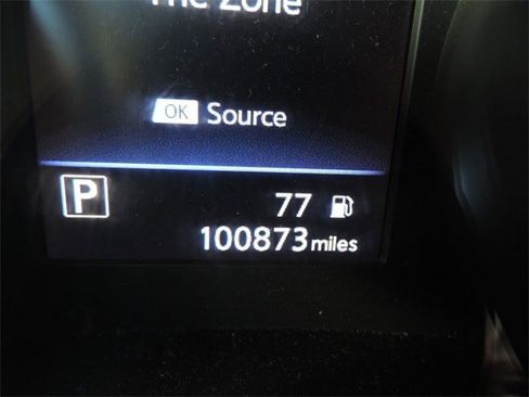 Used 2018 Nissan Rogue SV image 25