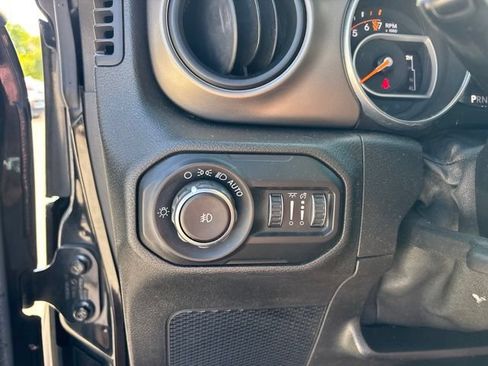 Used 2018 Jeep Wrangler Unlimited Sport S AWD/4WD image 19
