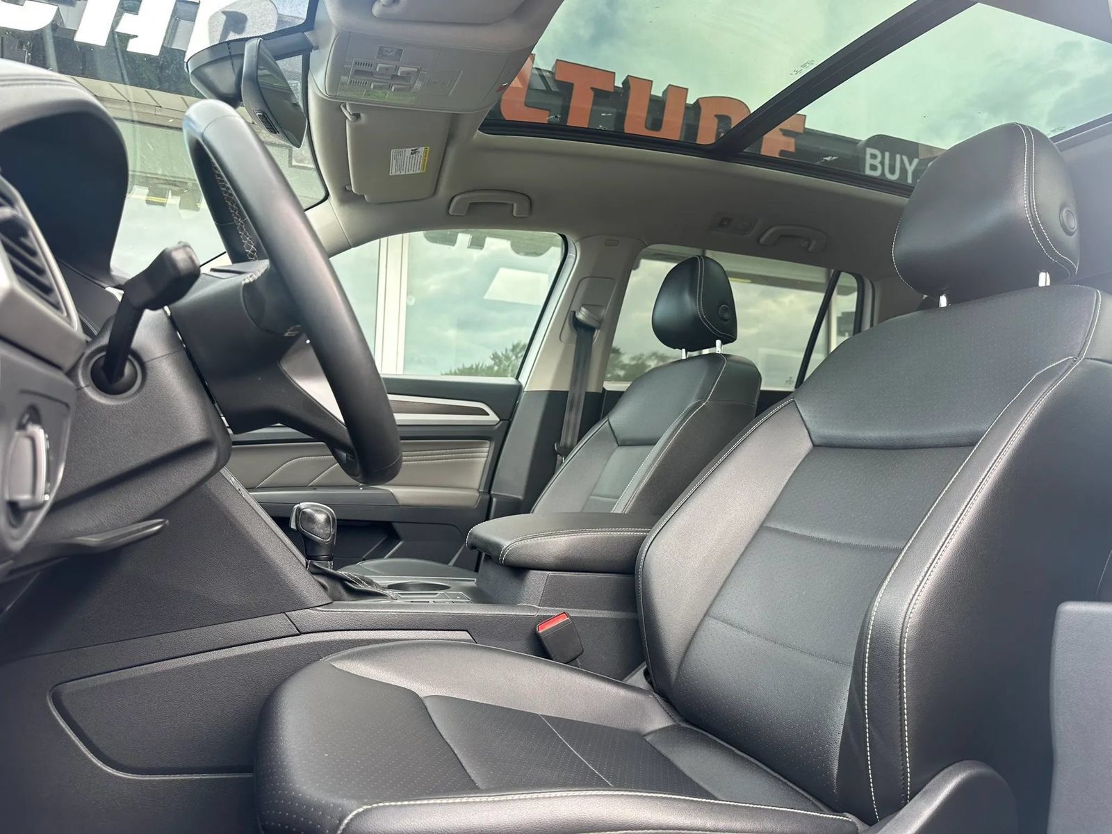 Used 2021 Volkswagen Atlas SE w/ Panoramic Sunroof Package FWD image 8