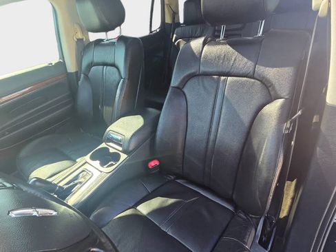 Used 2016 Lincoln MKT AWD image 11