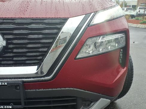 Used 2023 Nissan Rogue SV image 11