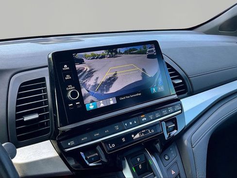 Used 2025 Honda Odyssey Sport-L image 13