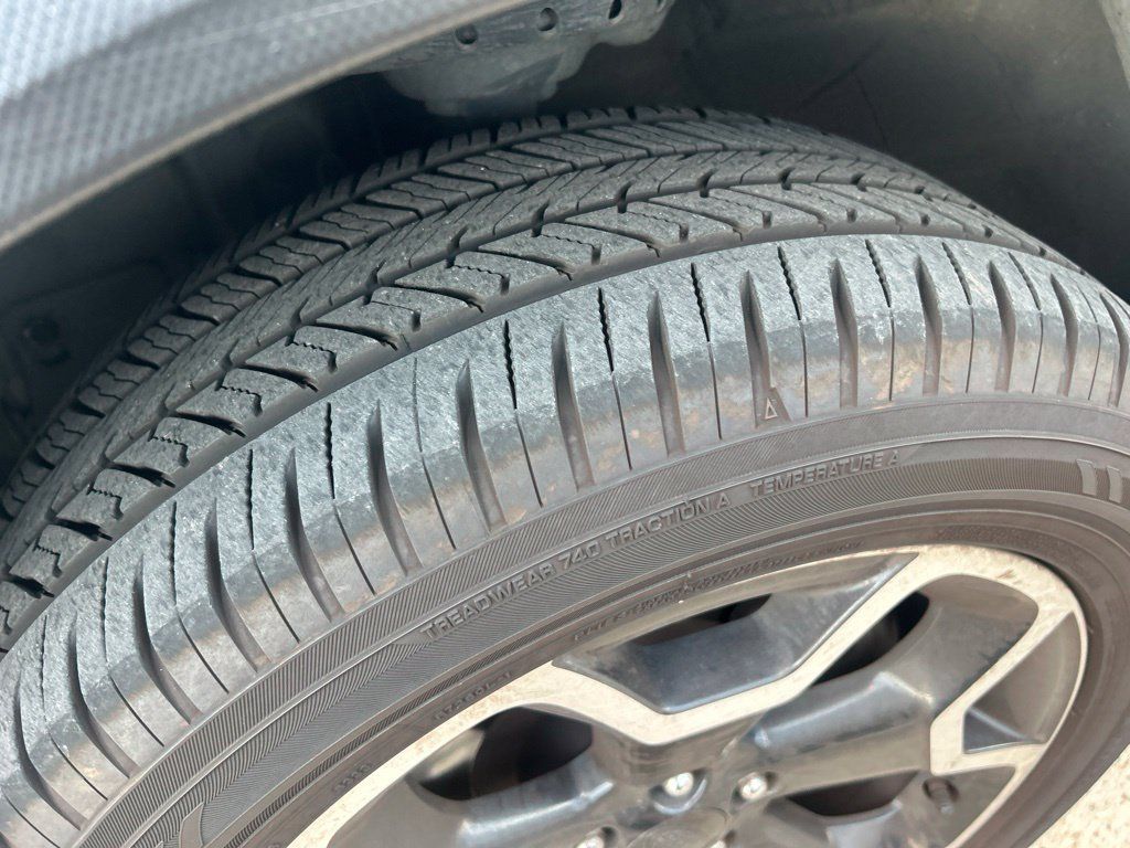 Used 2015 Subaru Crosstrek 2.0i Premium w/ Moonroof Package AWD/4WD image 12