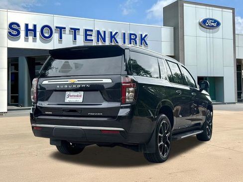 Used 2024 Chevrolet Suburban Premier w/ Advanced Technology Package image 8