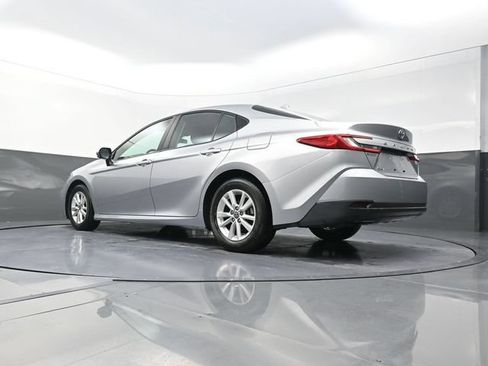 Used 2025 Toyota Camry LE FWD image 34
