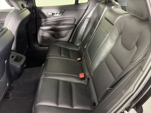 Used 2020 Volvo V60 T5 Cross Country AWD/4WD image 13