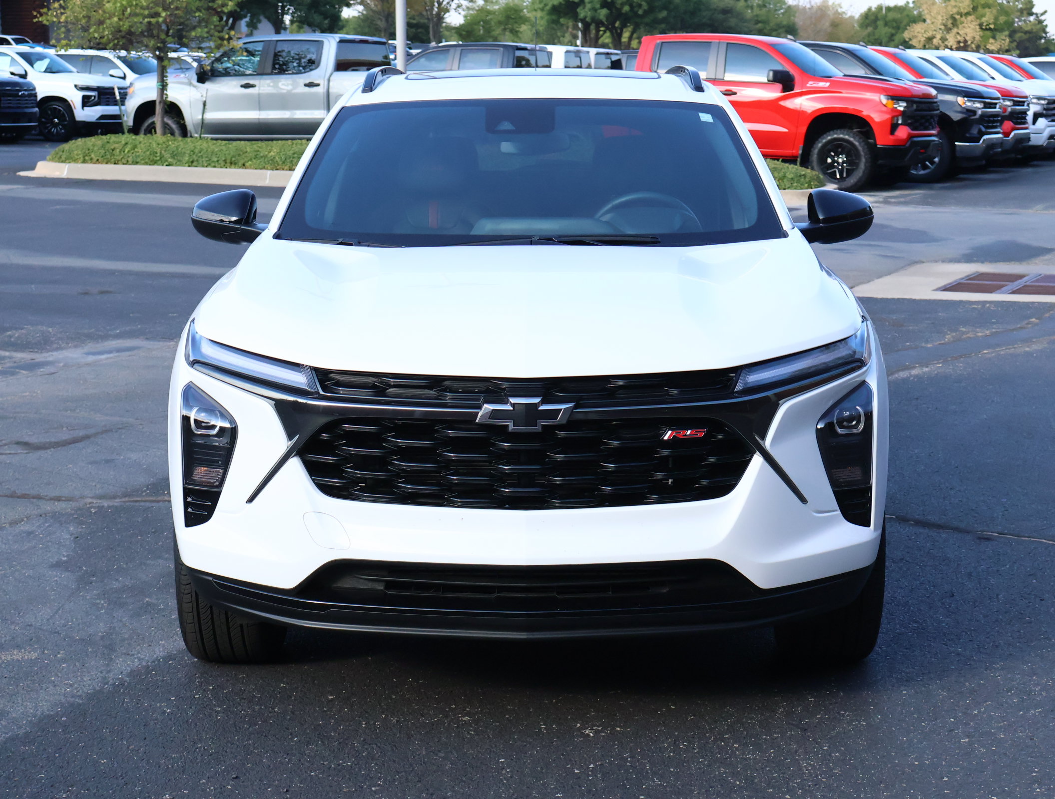 Used 2025 Chevrolet Trax RS w/ Sunroof Package FWD image 27