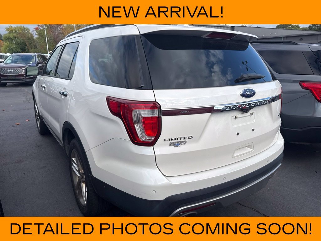 Used 2017 Ford Explorer Limited w/ Equipment Group 301A AWD/4WD image 5
