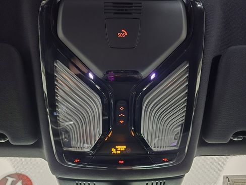 Used 2022 BMW 530i xDrive 530i xDrive w/ M Sport Package image 29