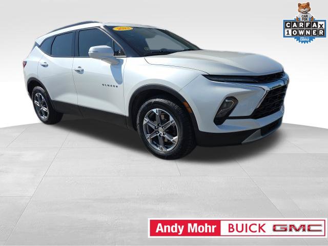Used 2023 Chevrolet Blazer LT FWD image 2