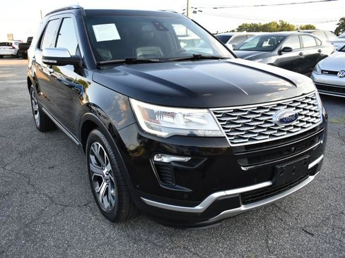 Used 2019 Ford Explorer Platinum AWD/4WD image 4