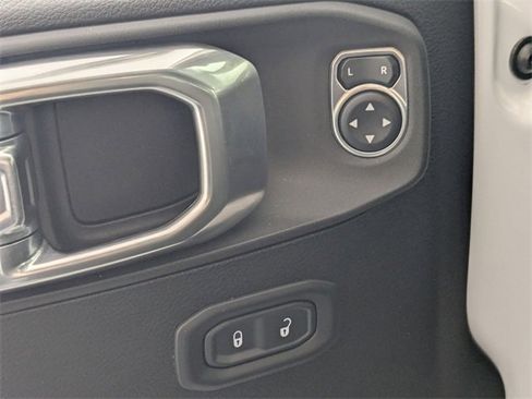 Used 2021 Jeep Wrangler Unlimited Rubicon image 11