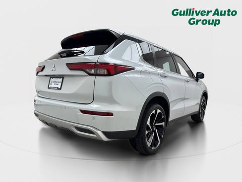 Used 2023 Mitsubishi Outlander SE FWD image 8