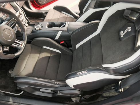 Used 2020 Ford Mustang Shelby GT500 w/ Carbon Fiber Track Pack image 36