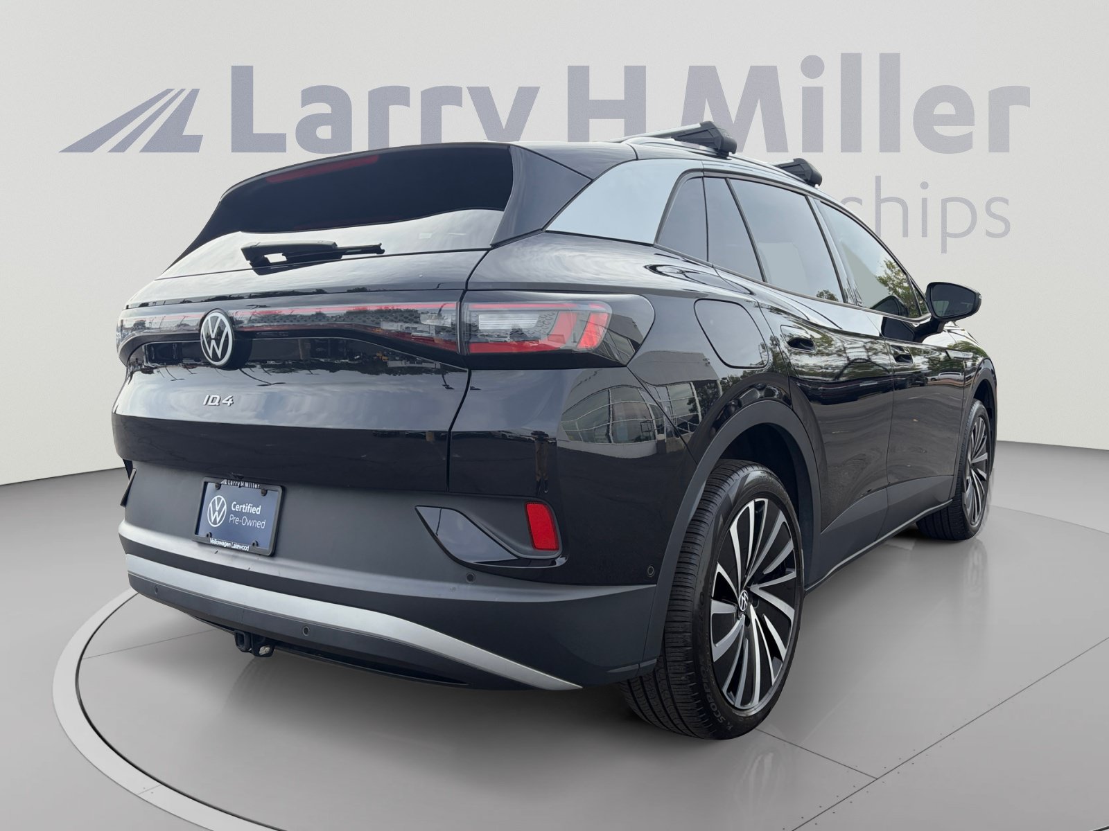 Used 2023 Volkswagen ID.4 Pro S Plus AWD/4WD image 5