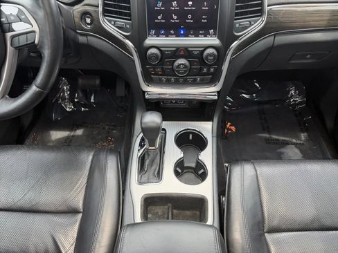 Used 2018 Jeep Grand Cherokee Overland w/ Interior Metal Package RWD image 20