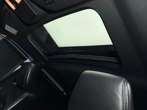 Used 2017 Lincoln Navigator Select AWD/4WD image 31