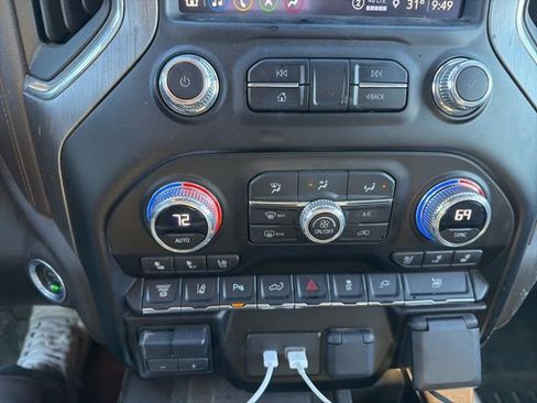 Used 2023 GMC Sierra 3500 Denali image 25