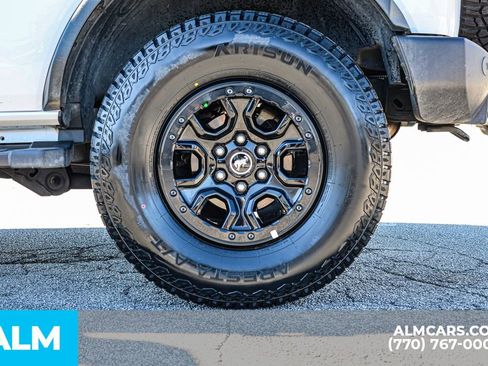 Used 2023 Ford Bronco Wildtrak image 18