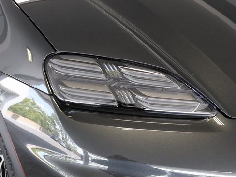 New 2025 Porsche Macan 4S Electric image 14