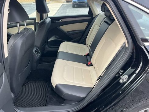 Used 2014 Volkswagen Passat TDI SE FWD image 16