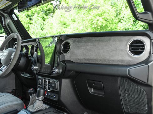 Used 2021 Jeep Gladiator Overland w/ Popular Equipment Package AWD/4WD image 22