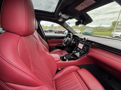 Used 2023 Maserati Grecale Folgore AWD/4WD image 27