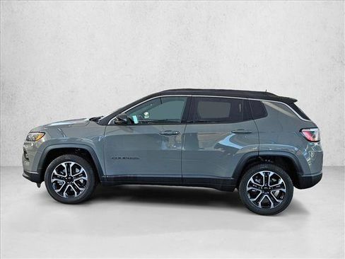 Used 2023 Jeep Compass Limited AWD/4WD image 9