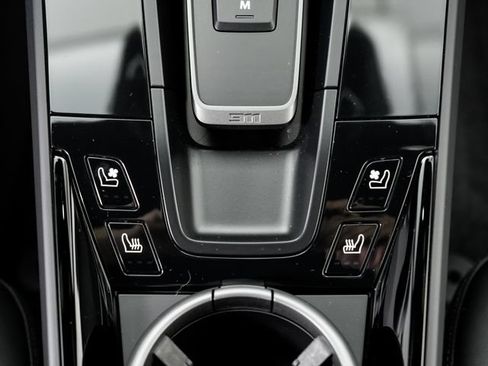 Certified 2024 Porsche 911 Carrera T RWD image 22