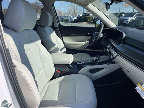 New 2025 Kia Telluride S image 19