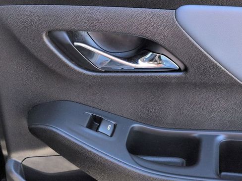 Used 2021 Chevrolet Traverse LT image 33